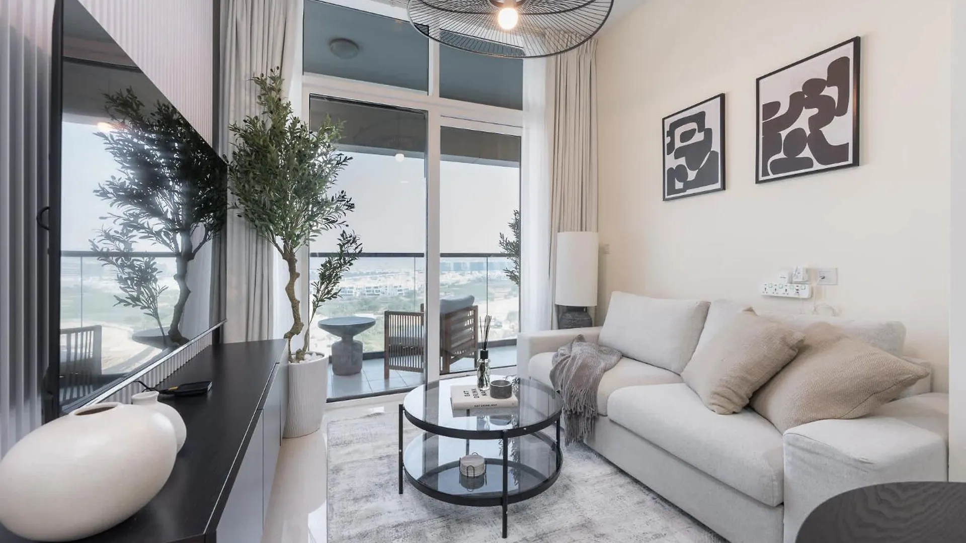 Tranquil 1Br Hideaway In Damac Hills Apartment Dubai