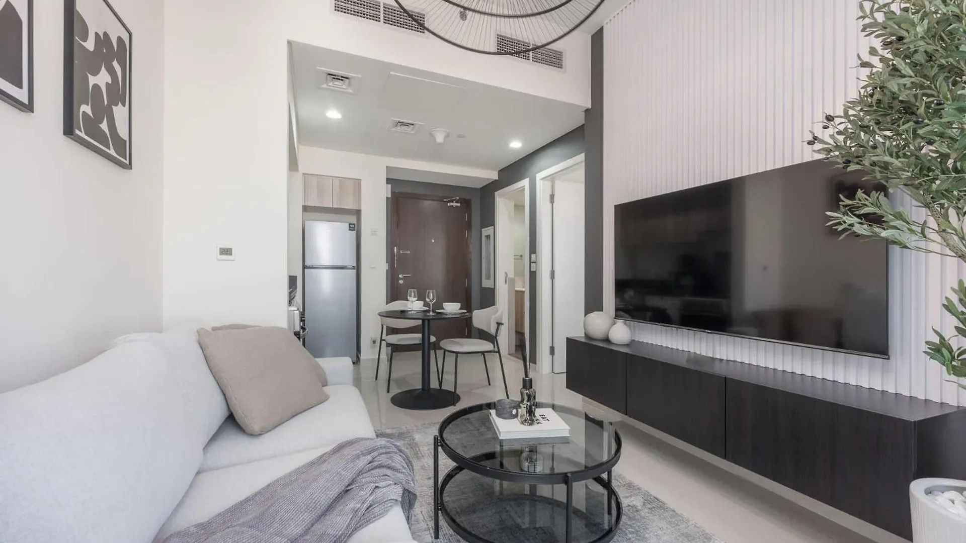 Tranquil 1Br Hideaway In Damac Hills Apartment Dubai